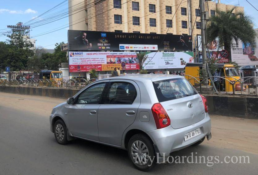 Outdoor advertising in India, Vadapalani Opposite Forum Mall Chennai Billboard advertising, Flex Banner